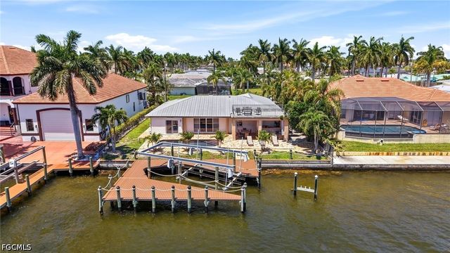 469 Bayshore DR, Cape Coral, FL 33904