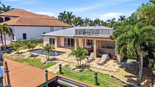 469 Bayshore DR, Cape Coral, FL 33904