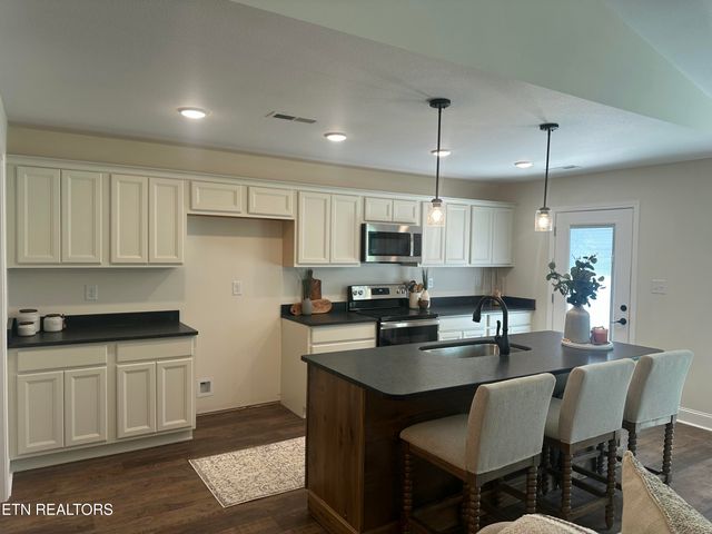 540 Henderson Rd 30, Pigeon Forge, TN 37863