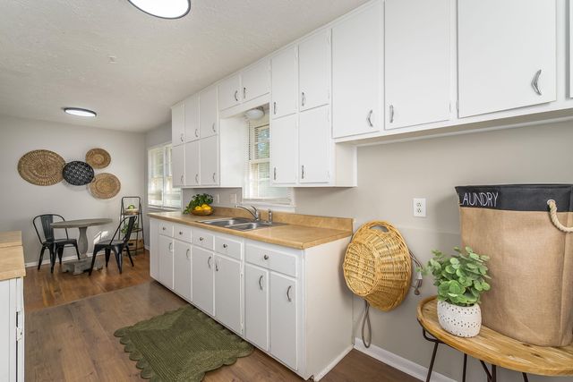 1339 N El Paso Dr, Derby, KS 67037