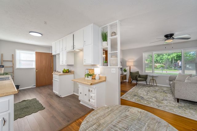 1339 N El Paso Dr, Derby, KS 67037
