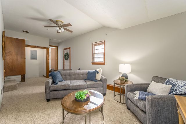 1339 N El Paso Dr, Derby, KS 67037