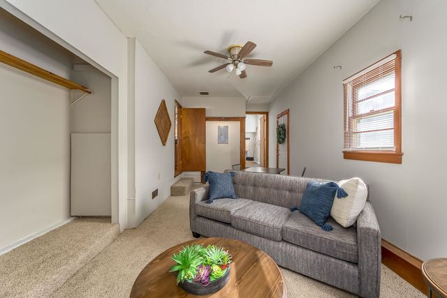 1339 N El Paso Dr, Derby, KS 67037