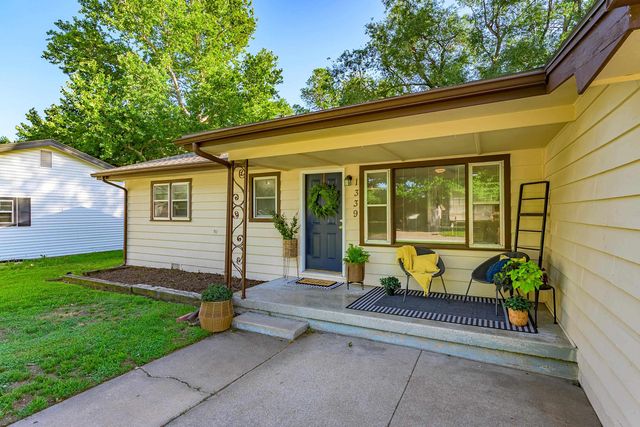 1339 N El Paso Dr, Derby, KS 67037