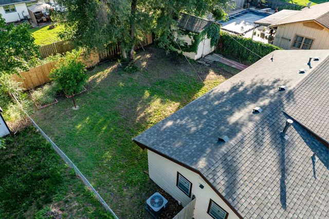 1339 N El Paso Dr, Derby, KS 67037