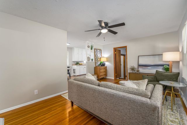1339 N El Paso Dr, Derby, KS 67037