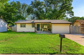 1339 N El Paso Dr, Derby, KS 67037