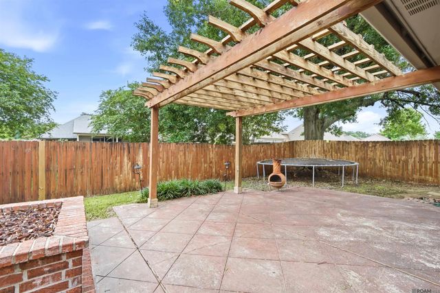 13088 Dutchtown Lakes Dr, Geismar, LA 70734