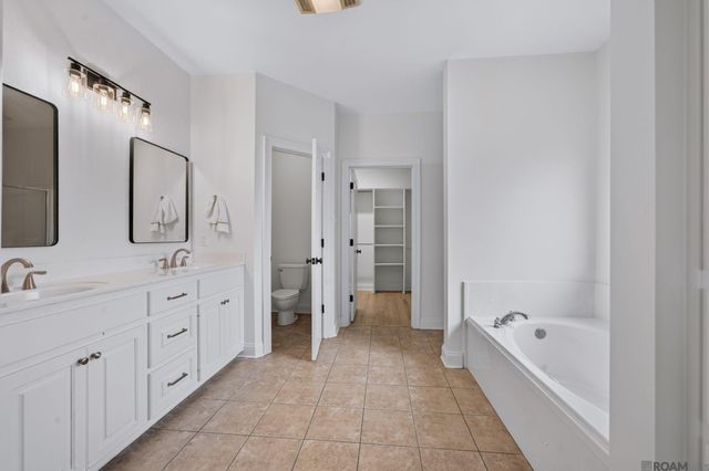 13088 Dutchtown Lakes Dr, Geismar, LA 70734