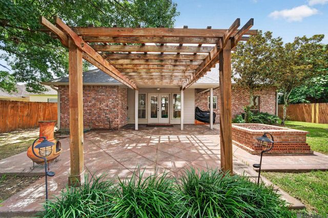 13088 Dutchtown Lakes Dr, Geismar, LA 70734