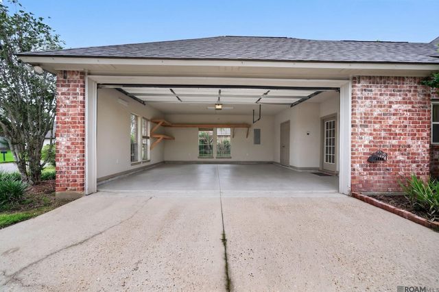13088 Dutchtown Lakes Dr, Geismar, LA 70734