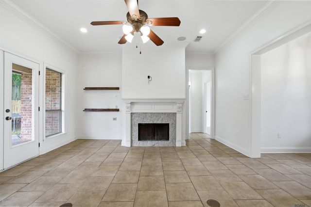 13088 Dutchtown Lakes Dr, Geismar, LA 70734
