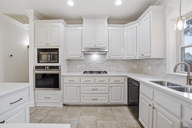 13088 Dutchtown Lakes Dr, Geismar, LA 70734