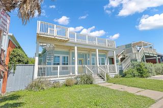 2610 Avenue Q 1/2, Galveston, TX 77550