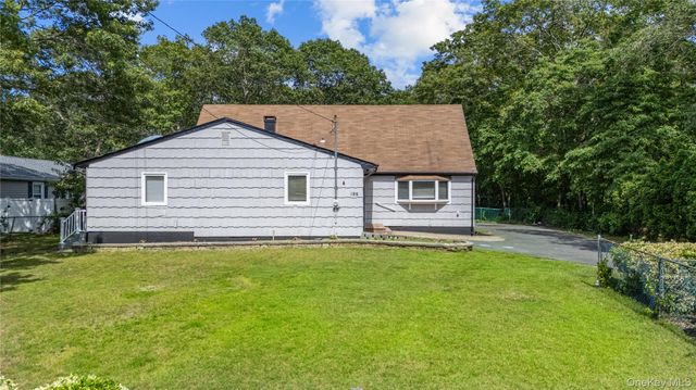 188 W End Avenue, Shirley, NY 11967