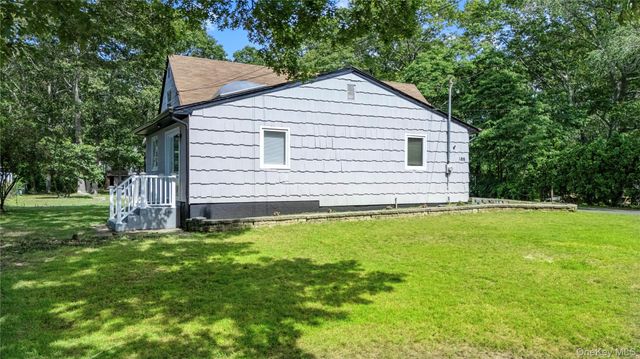 188 W End Avenue, Shirley, NY 11967