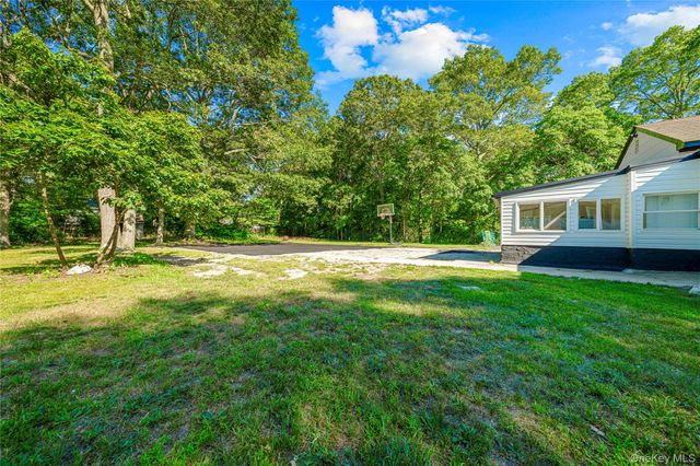 188 W End Avenue, Shirley, NY 11967