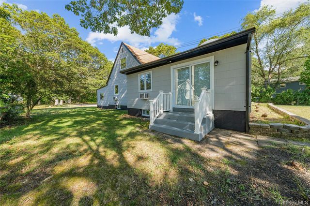 188 W End Avenue, Shirley, NY 11967