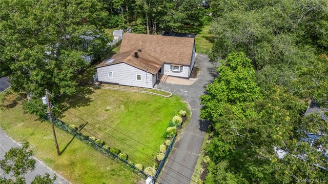 188 W End Avenue, Shirley, NY 11967