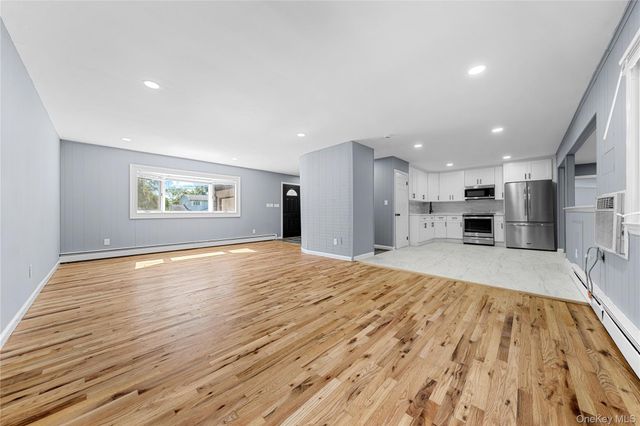 188 W End Avenue, Shirley, NY 11967