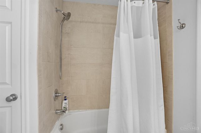 1910 Chase Avenue, Cincinnati, OH 45223