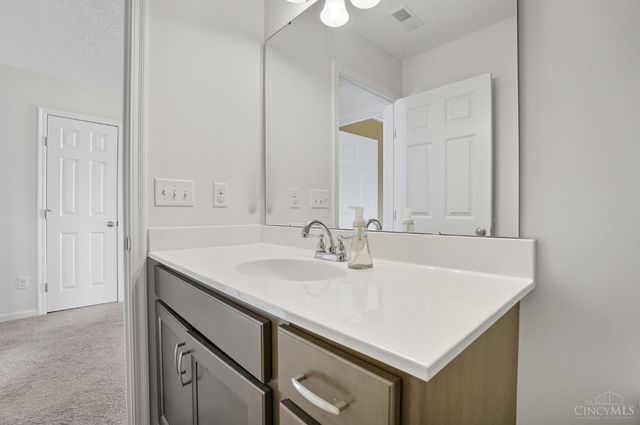 1910 Chase Avenue, Cincinnati, OH 45223