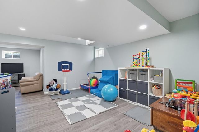 1910 Chase Avenue, Cincinnati, OH 45223