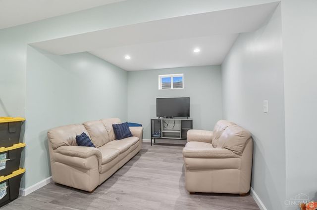 1910 Chase Avenue, Cincinnati, OH 45223