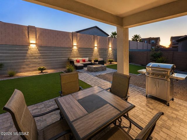 889 W Calle Moa, Sahuarita, AZ 85629