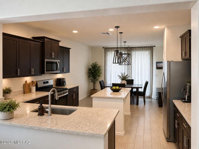 889 W Calle Moa, Sahuarita, AZ 85629