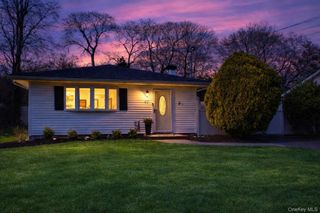 67 Westminster Drive, Shirley, NY 11967