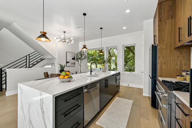 100 W Odell ST 3, Austin, TX 78752