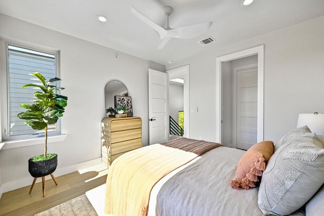 100 W Odell ST 3, Austin, TX 78752