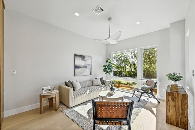 100 W Odell ST 3, Austin, TX 78752