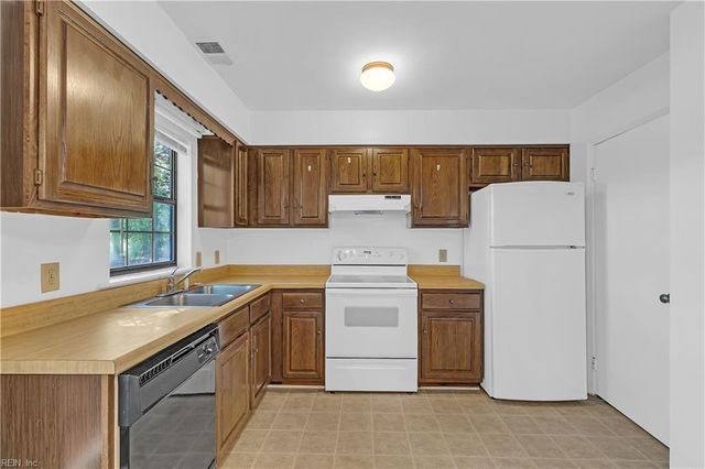 5641 Parish Ln Apt C, Portsmouth, VA 23703