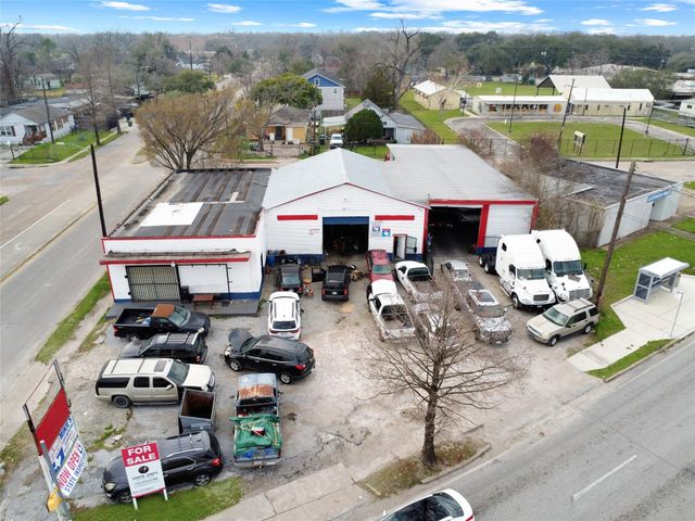 3801 Lockwood Drive, Houston, TX 77026