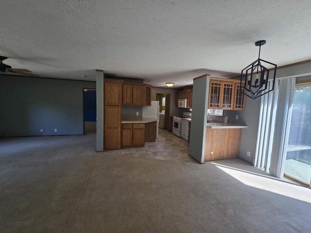 331 Ember Drive, Oxford, WI 53952