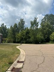 3130 Cornerstone Drive, Flushing, MI 48433