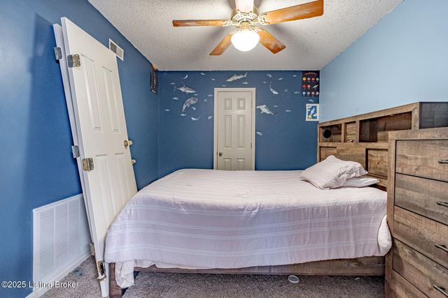 4101 Adelaide Ct, Louisville, KY 40241