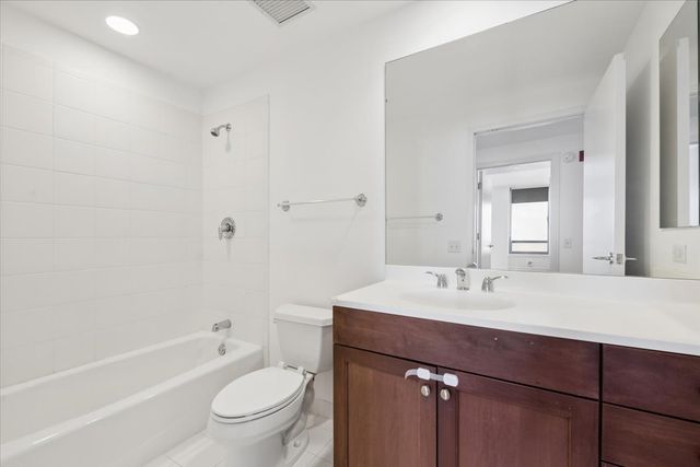 600 N Lake Shore Drive 1305, Chicago, IL 60611