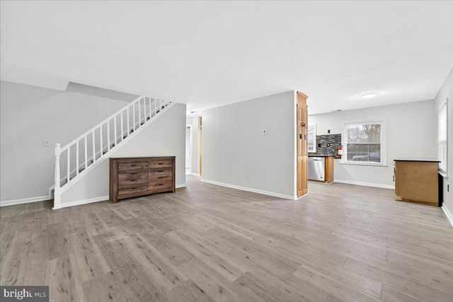 6 SHERWOOD LN, Willingboro, NJ 08046