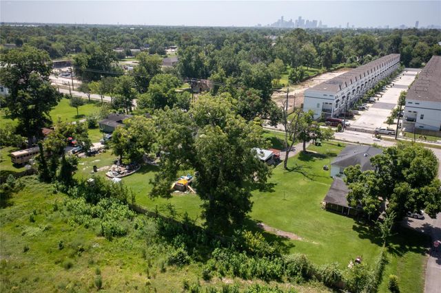 406 W Donovan Street, Houston, TX 77091