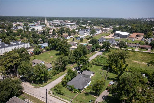 406 W Donovan Street, Houston, TX 77091