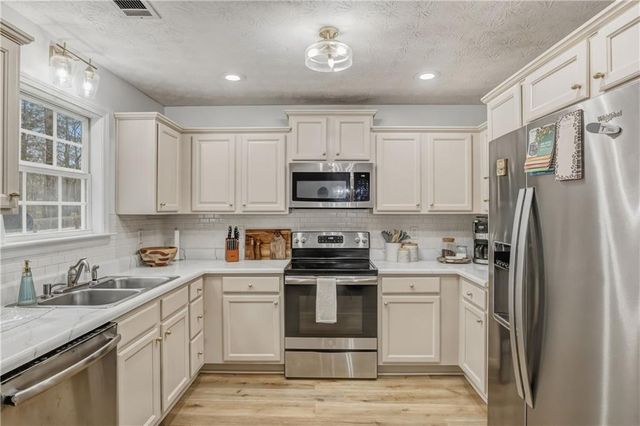 71 Northwood Drive, Commerce, GA 30529