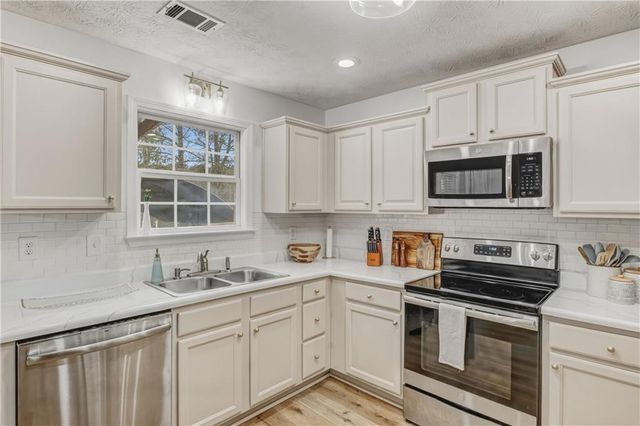 71 Northwood Drive, Commerce, GA 30529