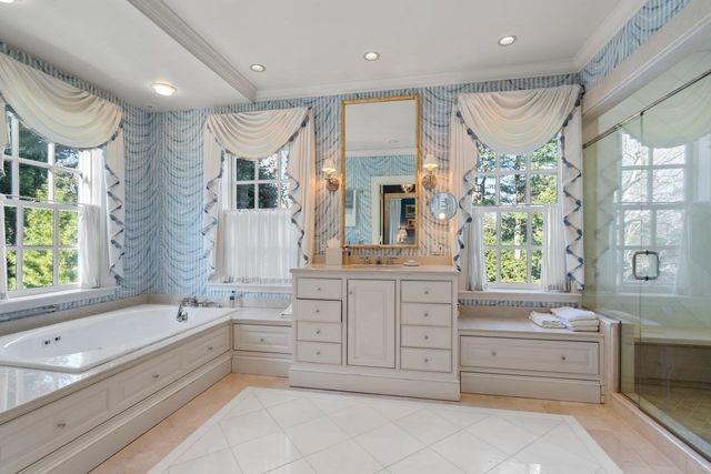 71 Sears Road, Brookline, MA 02445