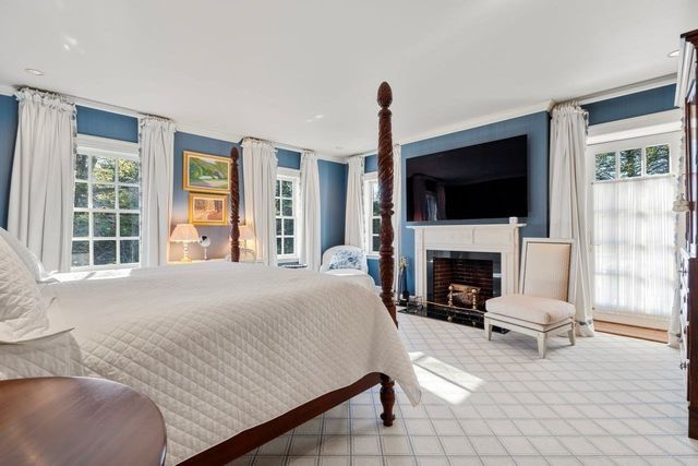 71 Sears Road, Brookline, MA 02445