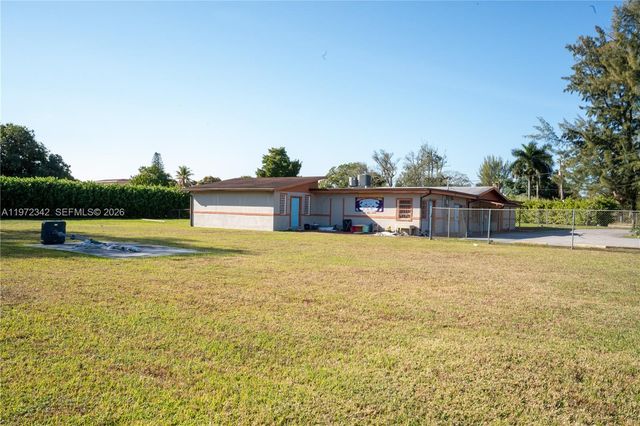 10450 NW 19th Ave, Miami, FL 33147