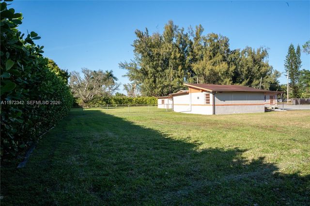 10450 NW 19th Ave, Miami, FL 33147