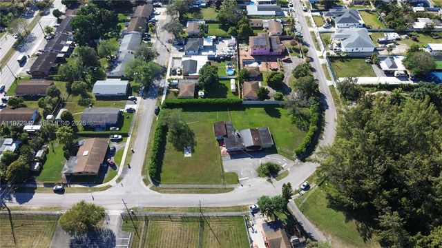 10450 NW 19th Ave, Miami, FL 33147